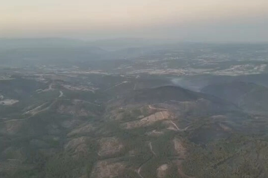 Bursa’da Harmancık Yangını Söndürüldü, Soğutma Çalışmaları Devam Ediyor