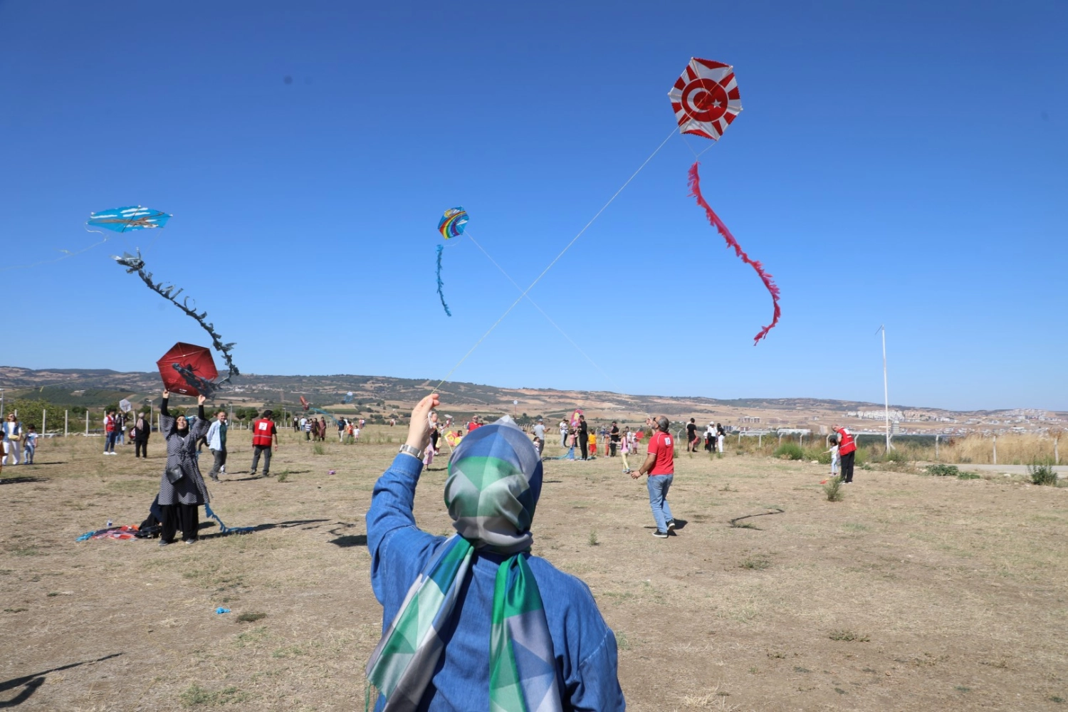 Bursa İnegöl semaları uçurtmalarla renklendi