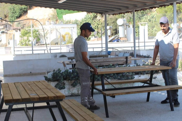 Antalya’da okullara ve mahallelere bank ve piknik masası desteği