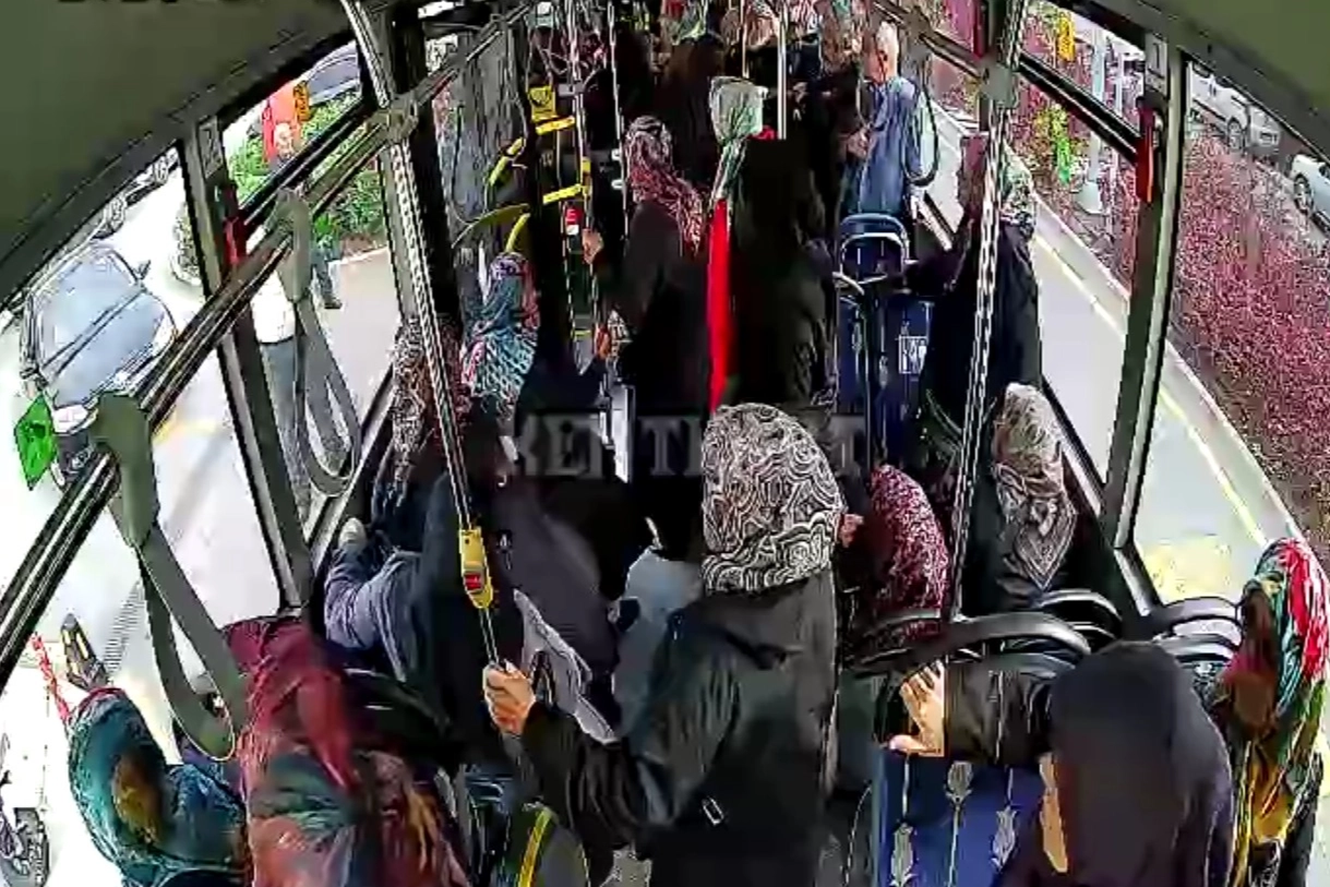 Kocaeli’de otobüs şoföründen duyarlı davranış