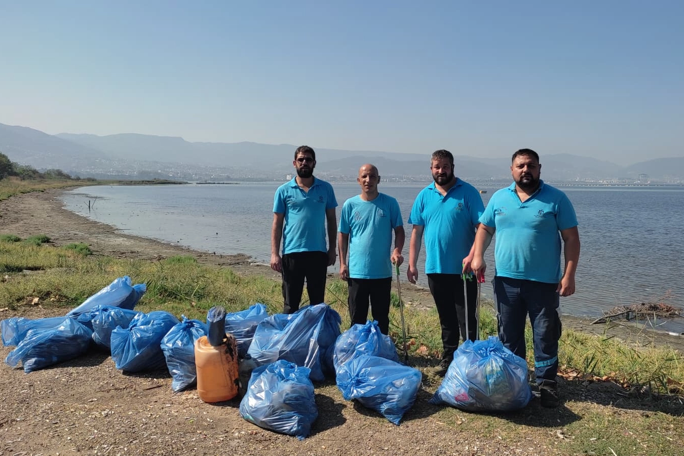 Kocaeli’de sahil temizliği Mavi Takım’dan sorulur