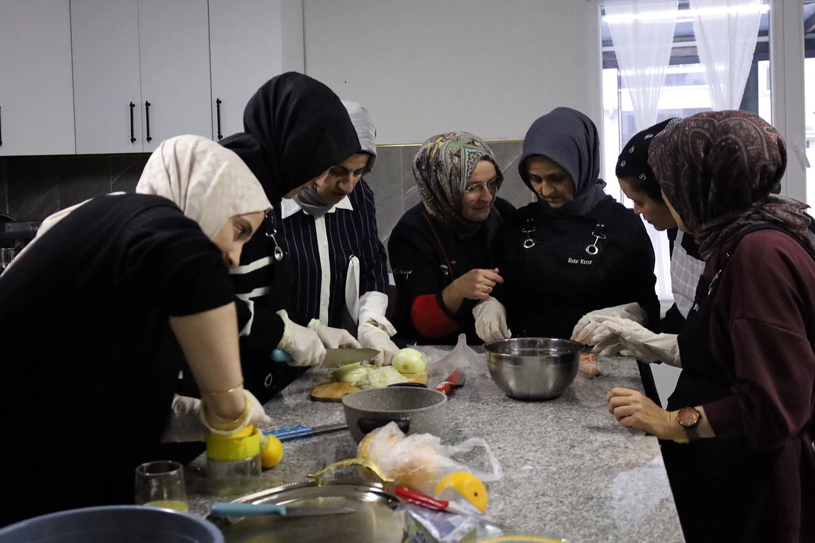 Sakarya Büyükşehir'den Arifiye'ye profesyonel mutfak atölyesi