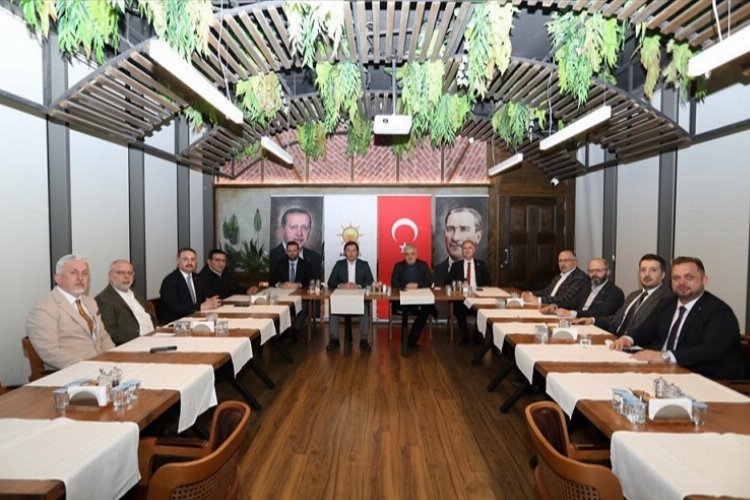 AK Parti İnegöl Belediye Başkan Aday Adayları istişare toplantısında bir