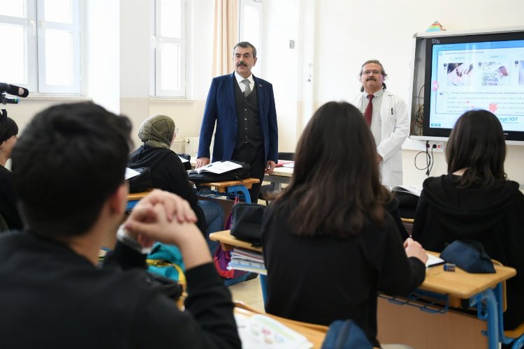 Millî Eğitim Bakanı Yusuf Tekin, Burdur’daki programı kapsamında Valiliği ziyaret