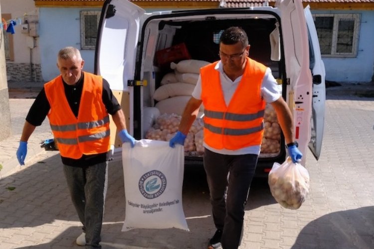 Eskişehir Büyükşehir Belediyesi, tarlalarından hasat ettiği buğdayları fabrikada işleterek un