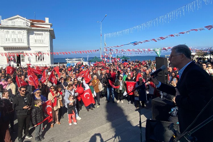 Bursa’da CHP Mudanya Belediye Başkan Adayı Deniz Dalgıç, seçime bir