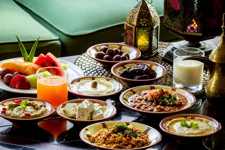 Ramazan’da iftar, mutlaka sahur ve 2 küçük ara öğün ile