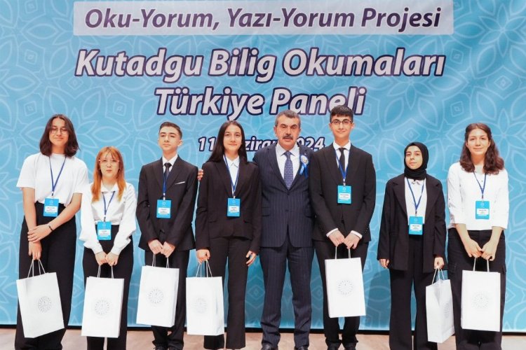 “Oku-Yorum, Yazı-Yorum Projesi Kutadgu Bilig Okumaları Türkiye Paneli”ne katılan Millî