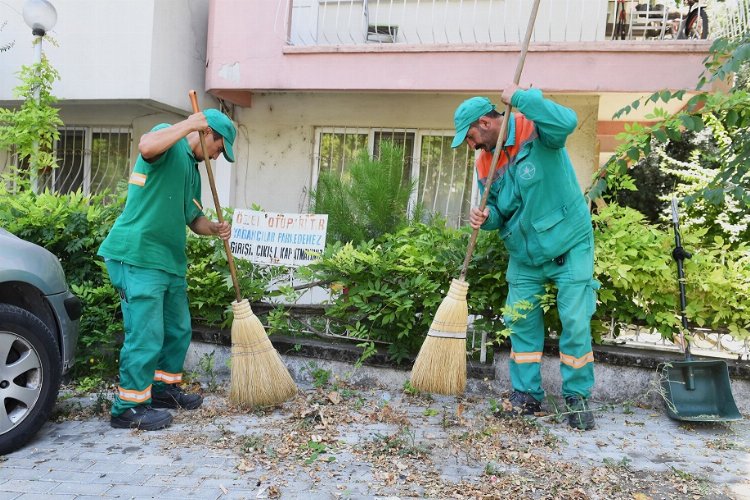 Bursa’da Osmangazi Belediyesi’nin hayata geçirdiği ‘Mahallemizi Birlikte Temizliyoruz’ projesi ile