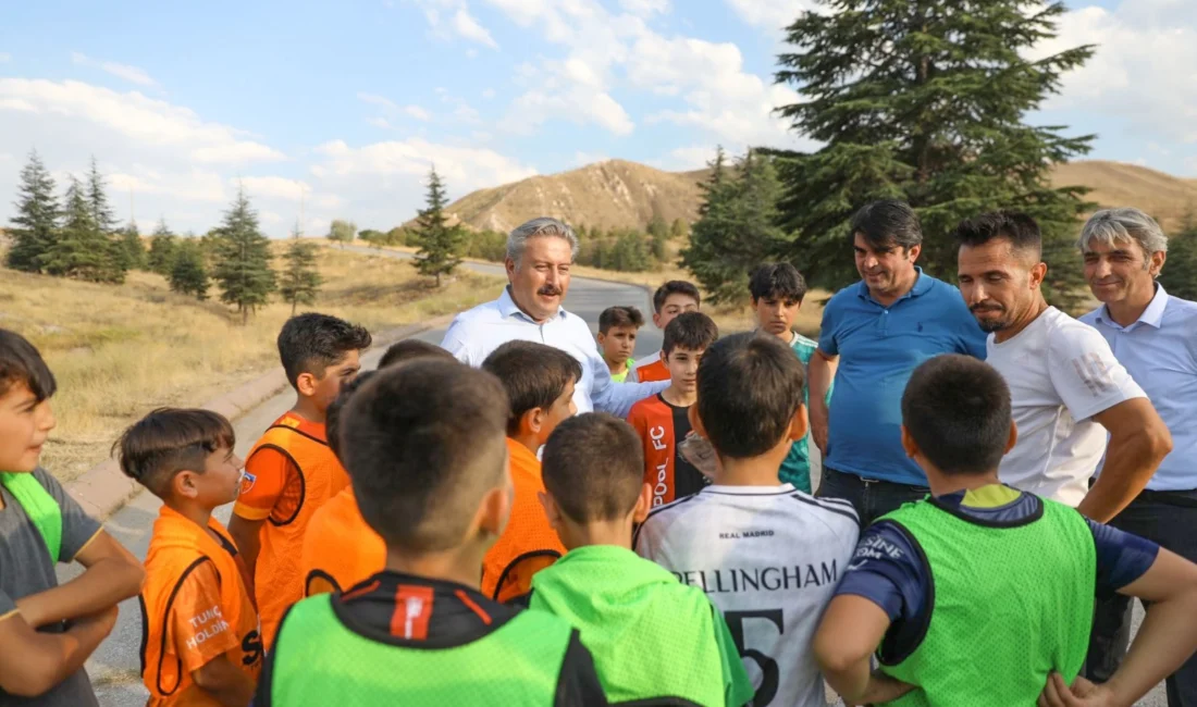 Melikgazi’de rekor hizmetlere imza atan Melikgazi Belediye Başkanı Doç. Dr.