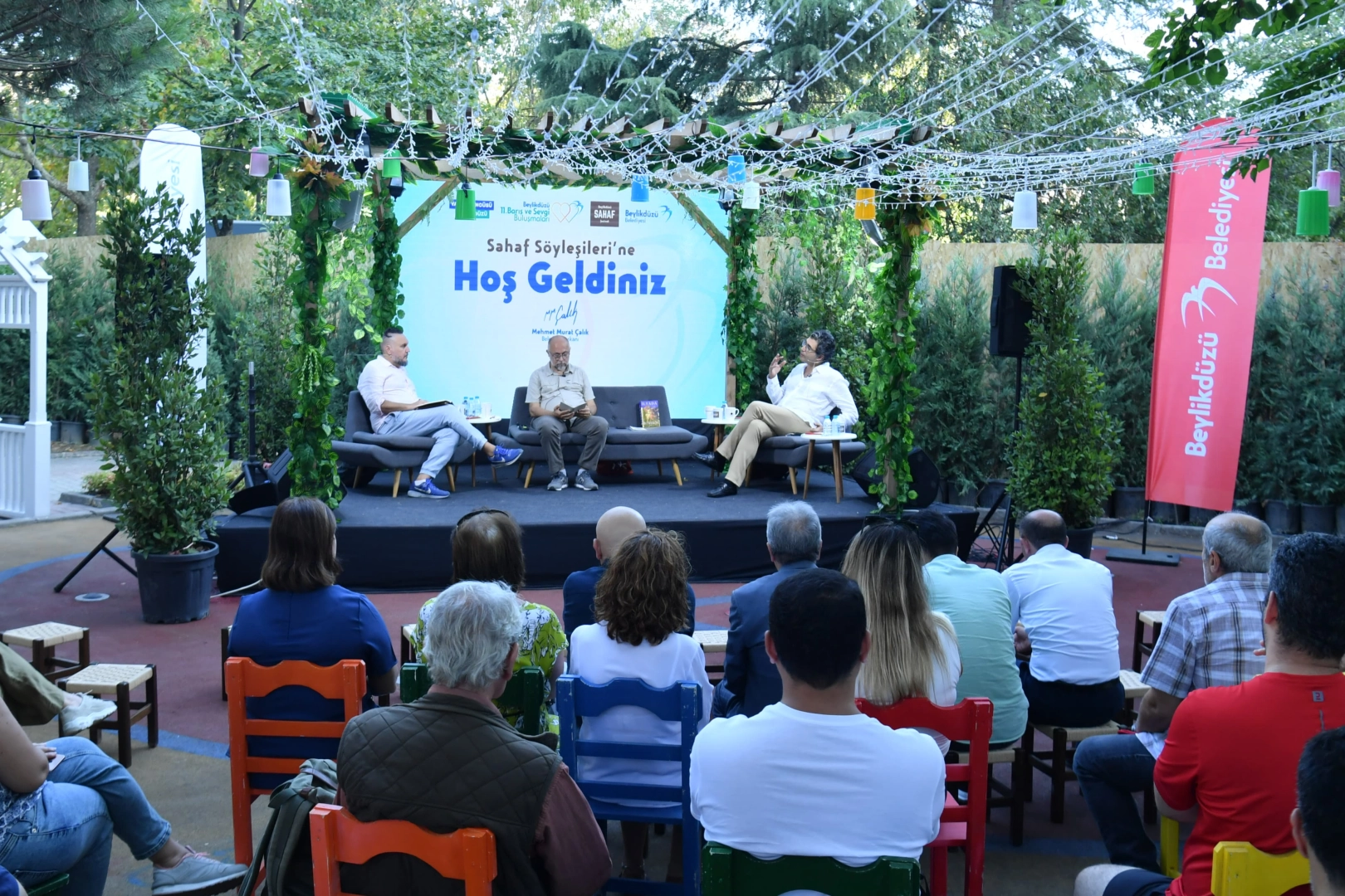 Beylikdüzü 11.Barış ve Sevgi Buluşmaları kapsamında düzenlenen Beylikdüzü Sahaf Söyleşileri,