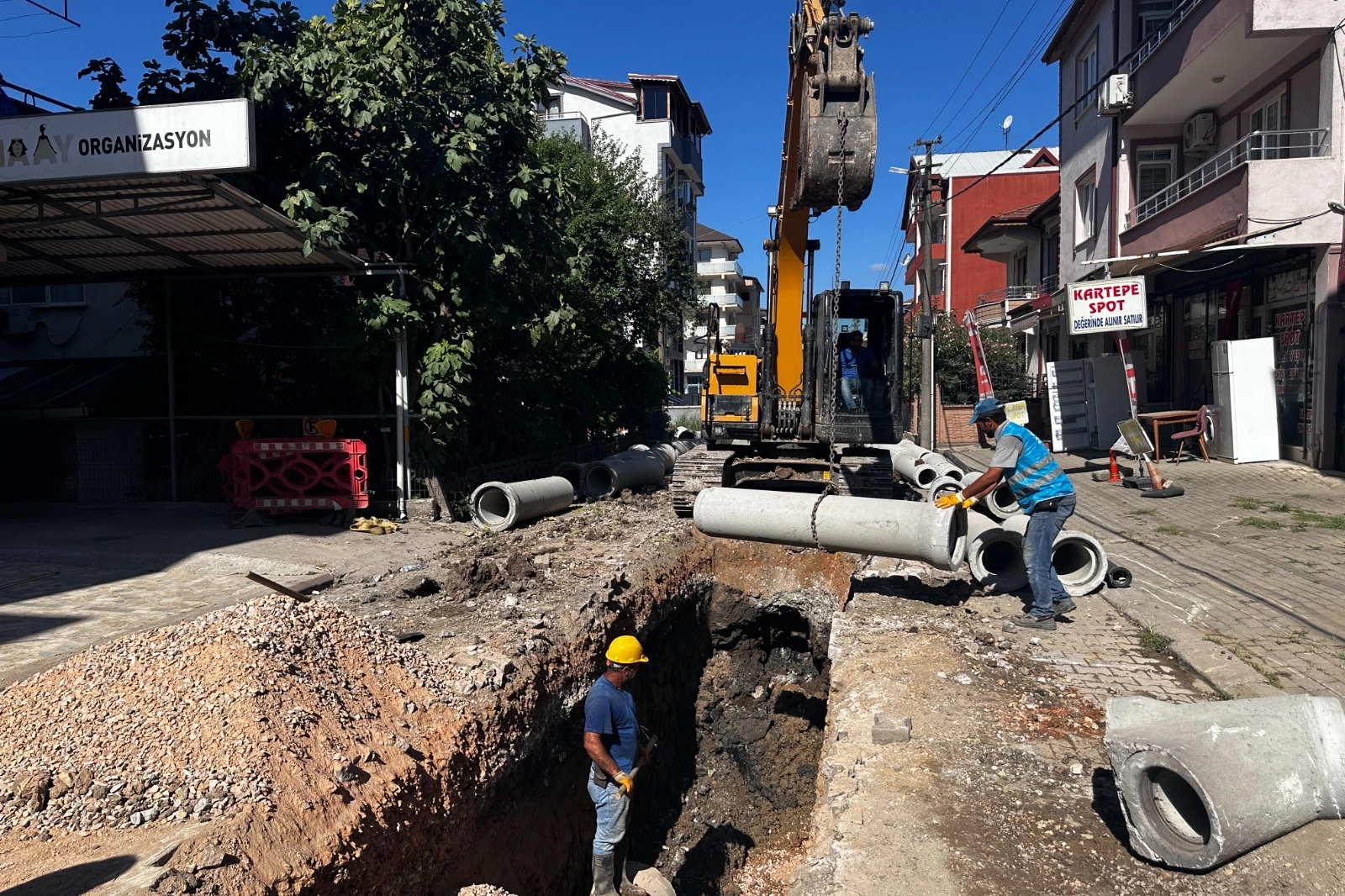 Kartepe ilçesi İstasyon Mahallesi’nde kullanım ömrünü dolduran eski altyapı hatları