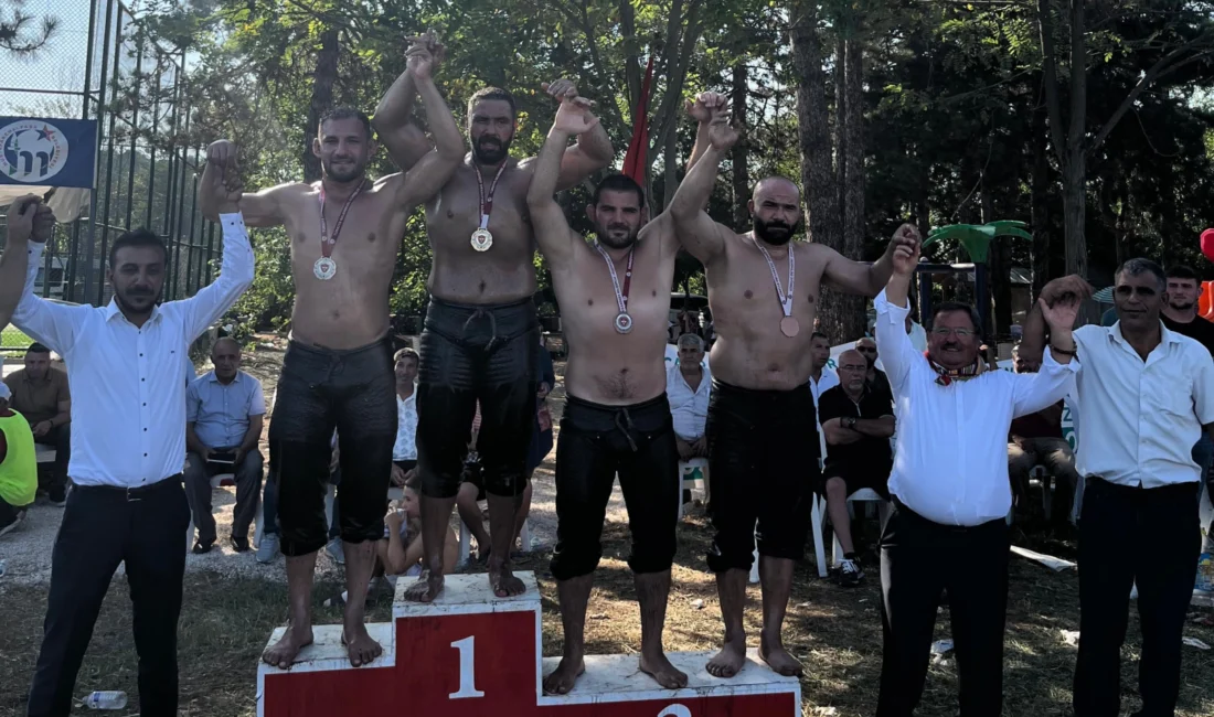 Sakarya Büyükşehir Belediyesi Yağlı Güreş Takımı sporcuları hafta sonu İstanbul,