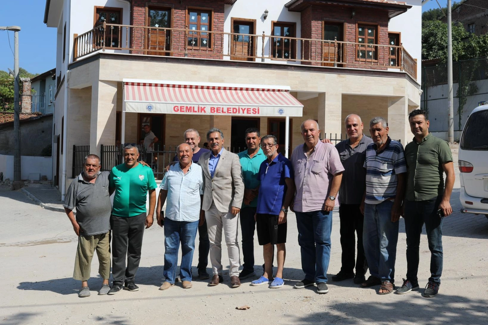 Gemlik’in Kurşunlu, Kurtul, Gençali ve Engürücük mahallelerinde vatandaşlarla buluşan Gemlik