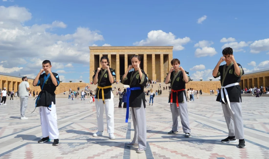 Alpagut Turan Federasyonu Anıtkabir’e çıkartma yaptı