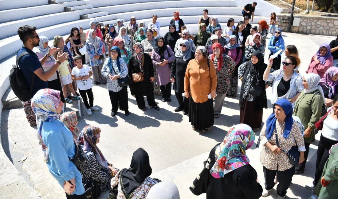 Manisa Büyükşehir Belediyesi tarafından düzenlenen Adım Adım Manisa projesi, Manisalı