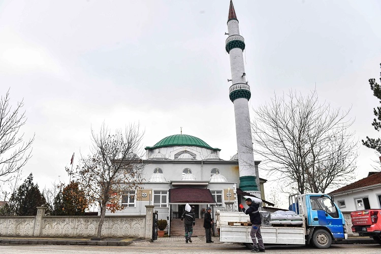 25 ilçedeki ibadethane ve muhtarlıklara her kış yakıt desteği sağlayan