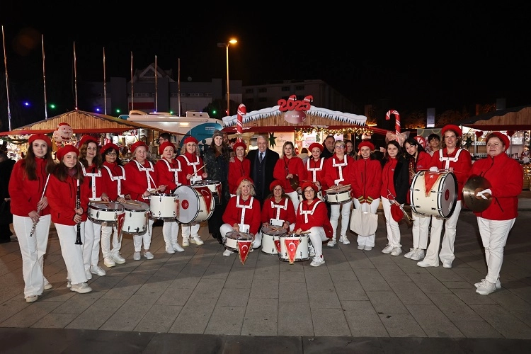 Bursa Nilüfer Belediyesi’nin düzenlediği “Yeni Yıl Festivali”, büyük ilgi görüyor.