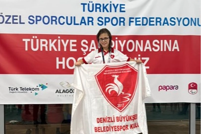 Denizli Büyükşehir Belediyespor Yüzme Takımı’nın down sendromlu sporcuları Türkiye Özel