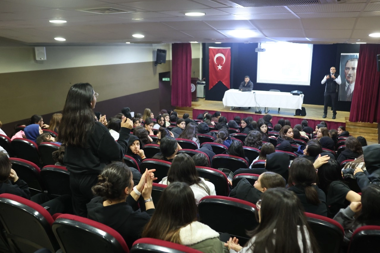 Afetlere karşı daha bilinçli bir toplum oluşturmak amacıyla çalışmalarına devam