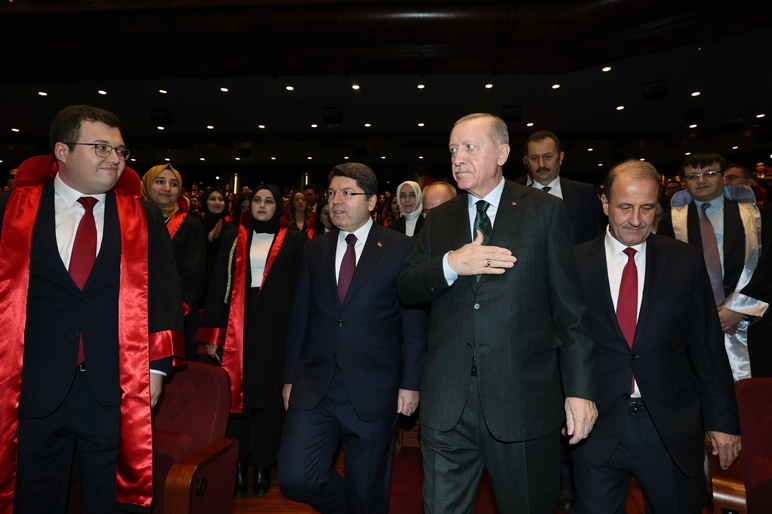 Cumhurbaşkanı Erdoğan, yargı hakimleri kura töreninde yaptığı konuşmada, adaletin Türk