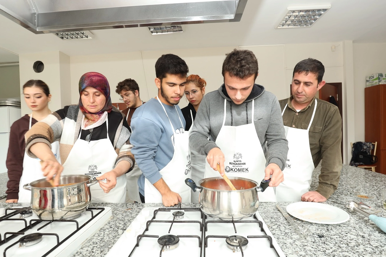 Konya Büyükşehir Belediyesi Meslek Edindirme Kursları ile Aile Sanat ve