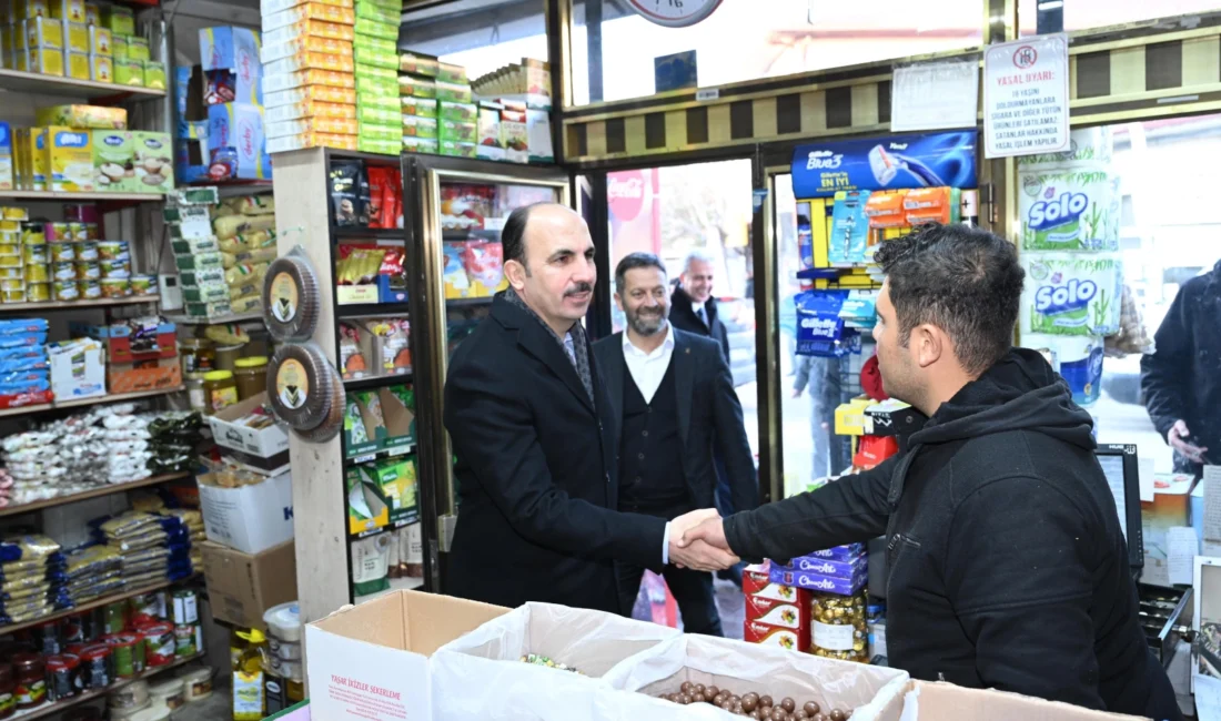 Konya Büyükşehir Belediye Başkanı Uğur İbrahim Altay, Kadınhanı’nda esnaf ziyaretlerinde